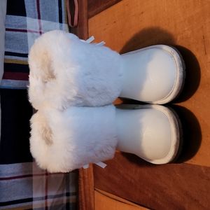Great white winter boots